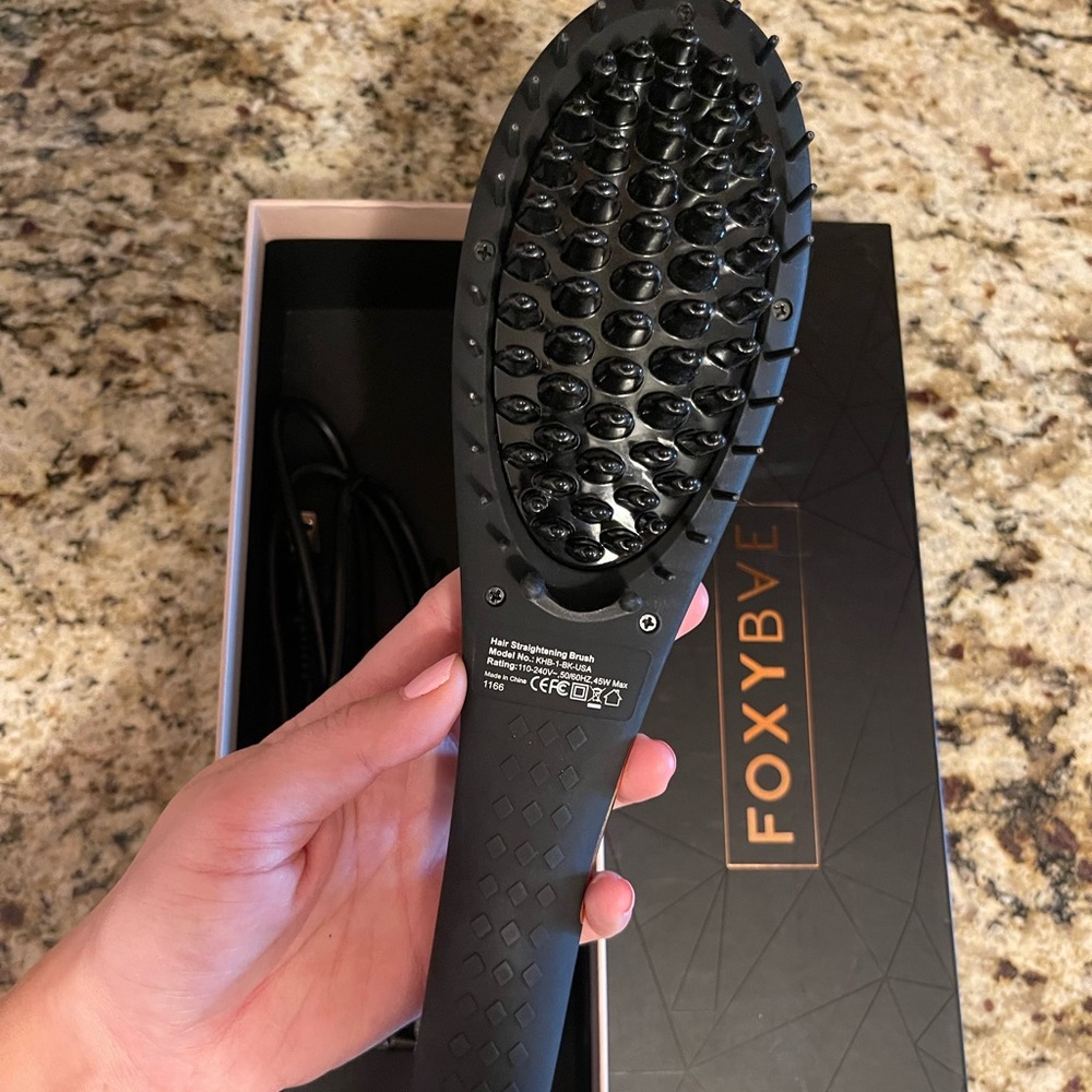 Hair straightener brush